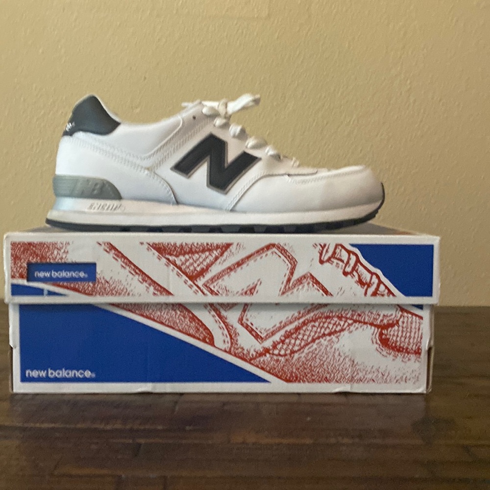 White New Balance size 10,5